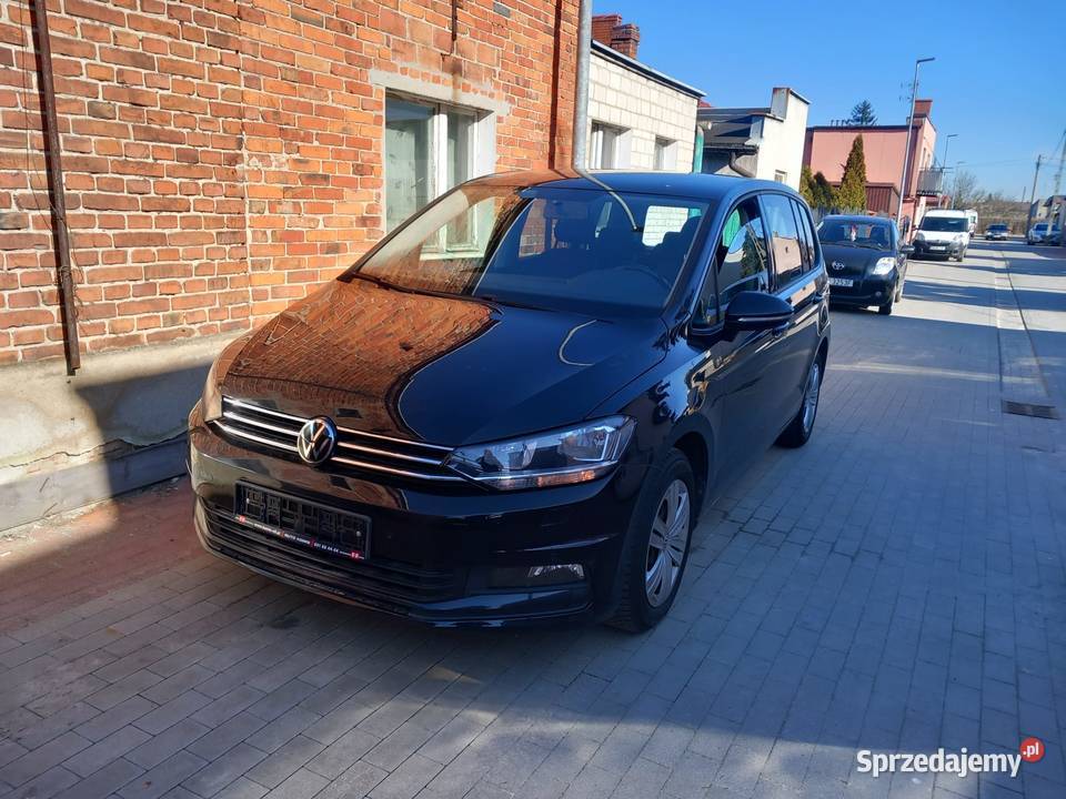 VW Touran 12 benzyna 116 2017r sprzedam
