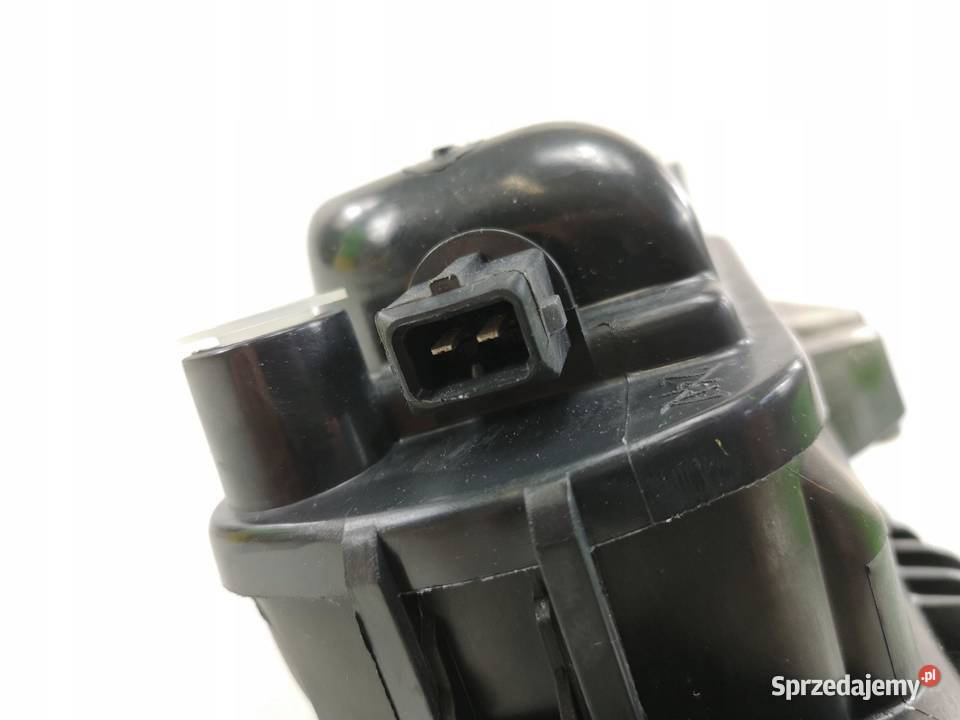 LAMPA PRAWY PRZÓD VALEO FORD FIESTA MK5 9902 osobowe lubelskie