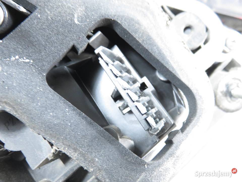 LAMPA PRAWA TYLNA OPEL ASTRA III H