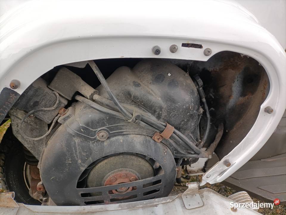 Vespa Piaggio 50mp zarejestrowana Rok produkcji 1993 Padniewko sprzedam