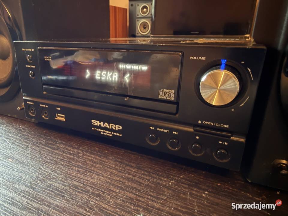 Wieża Sharp z głośnikami Audio