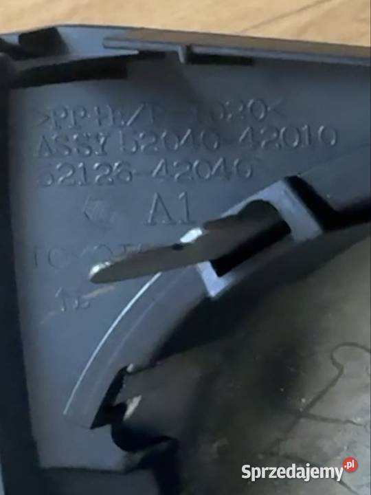 TOYOTA RAV IV 2022r RAMKA OPRAWKA HALOGENU LEWA śląskie Sosnowiec sprzedam