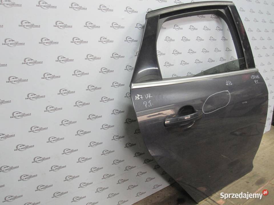 FORD FOCUS MK3 III 12r drzwi prawe tył osobowe