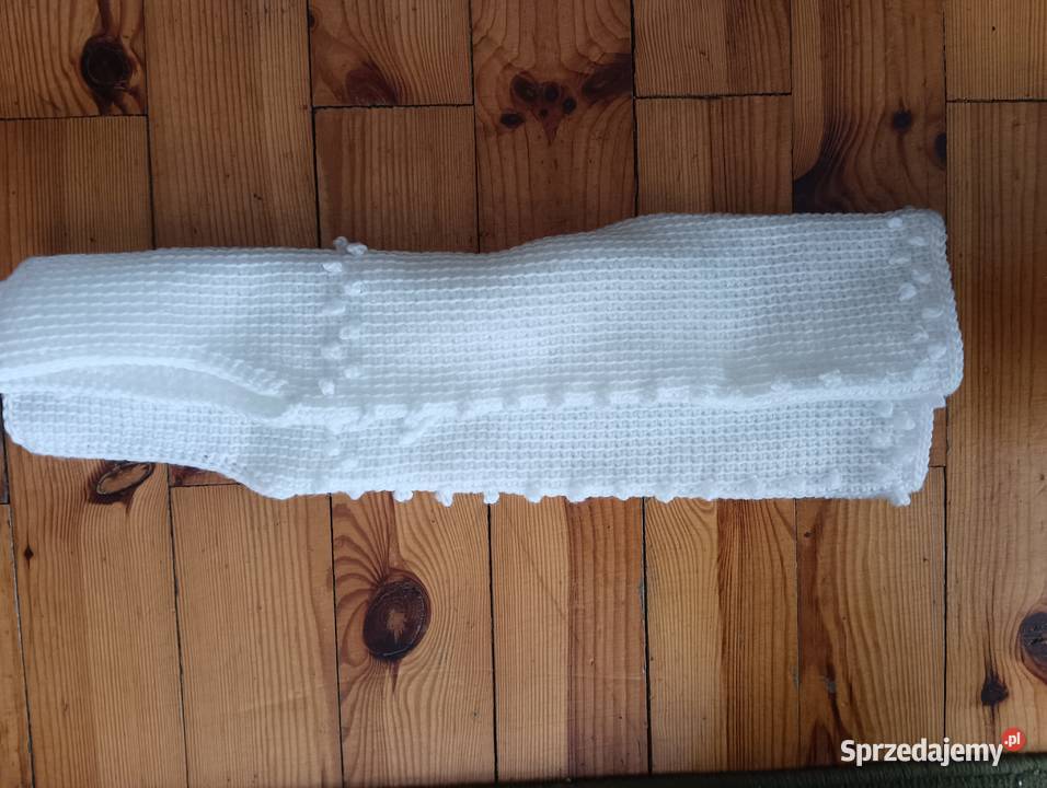 Sweterek z włóczki niemowląt