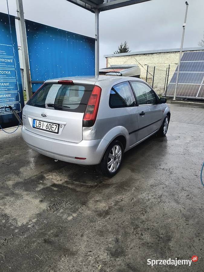 Ford Fiesta mk6 benzyna oszczędny klima 15 lat w światła przeciwmgielne Siedliszcze