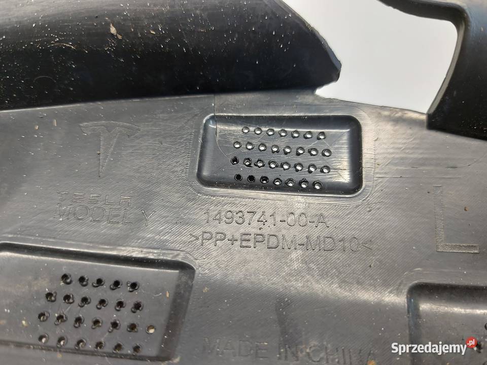 TESLA MODEL Y 2023r Ślizg mocowanie zderzaka