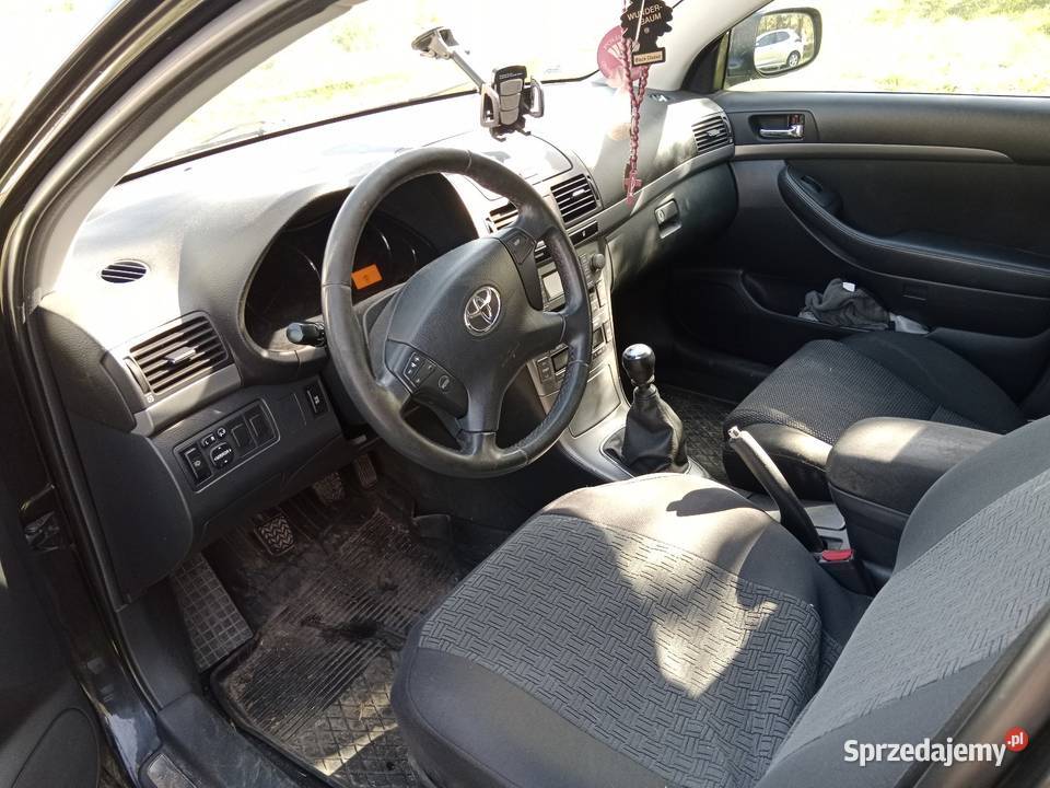 Toyota Avensis Grabówno