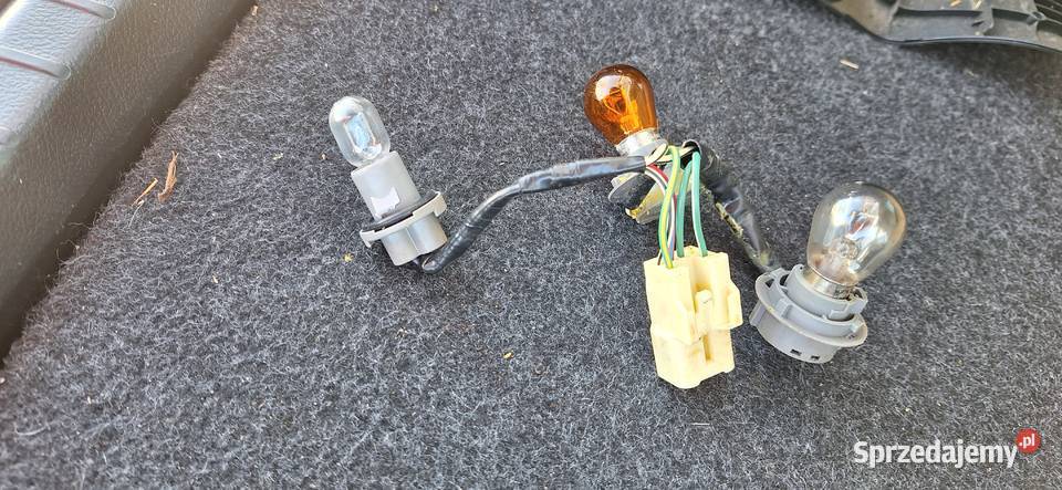 TOYOTA YARIS III 2011 OPRAWKA WIĄZKA WKŁAD LAMPY Brzesko sprzedam