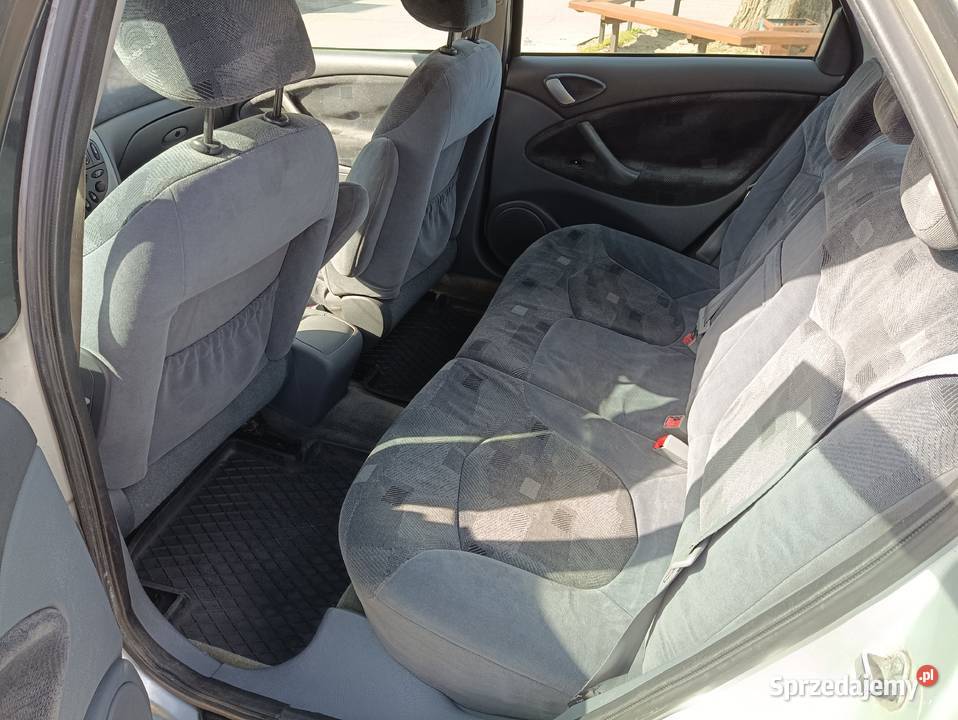 Citroen C5 18 LPG srebrny sprzedam