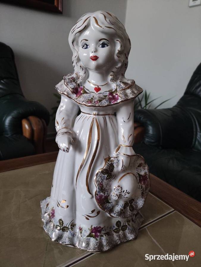 Duża sygnowana porcelanowa figurka Chodzież Figurki i rzeźby