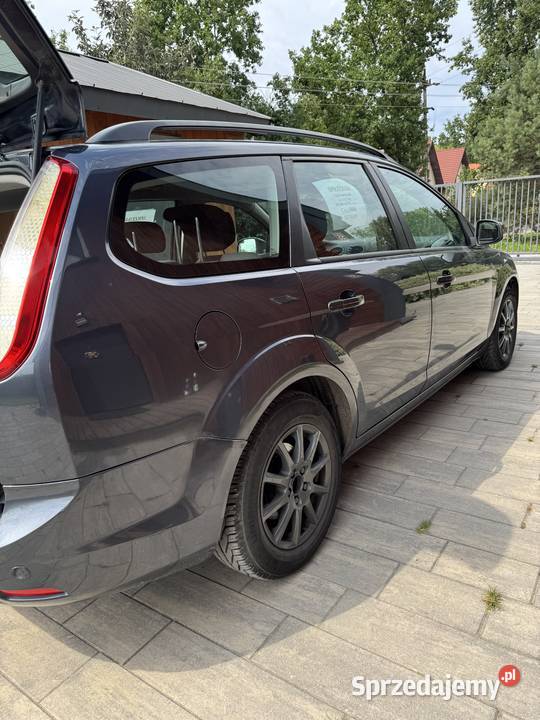 Ford Focus Kombi 16 bez wkładu własnego gniazdo USB mazowieckie Milanówek
