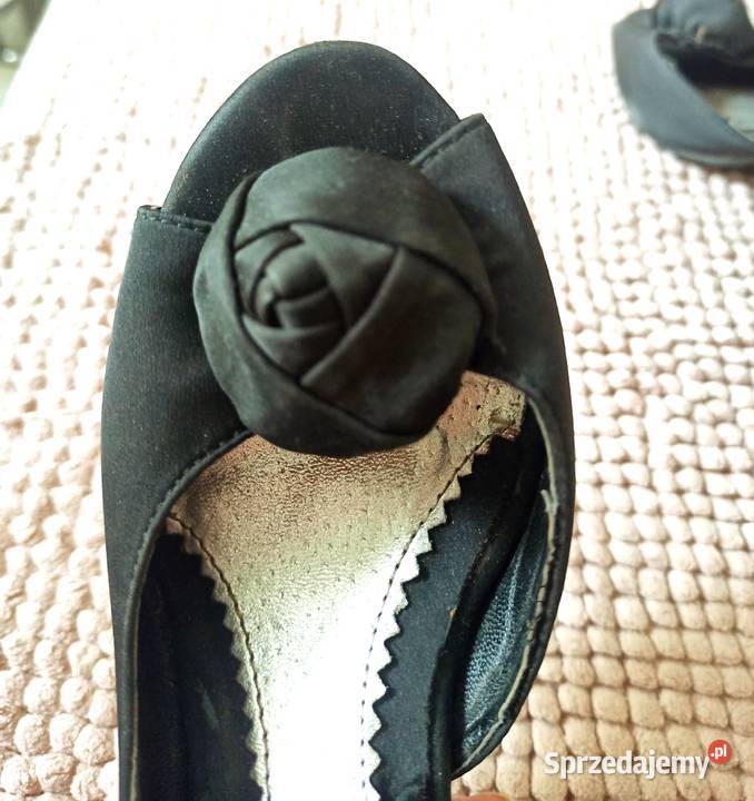 czarne szpilki z różą Częstochowa