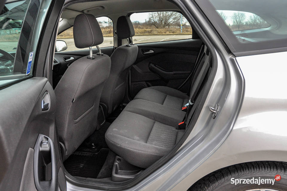 Ford Focus Salon 2013 r 114