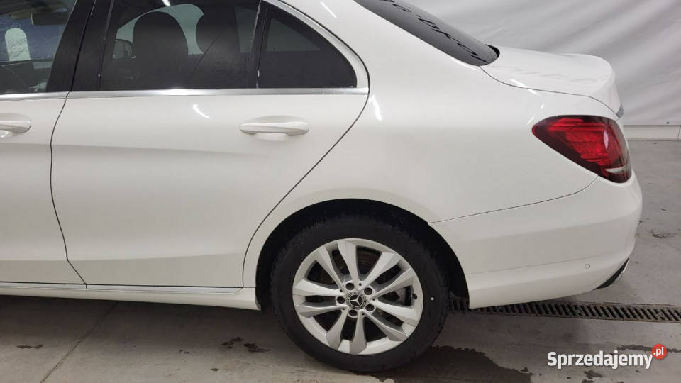 Mercedes C 200 4MATIC 9GTRONIC W205 20142021 wielofunkcyjna kierownica Grójec
