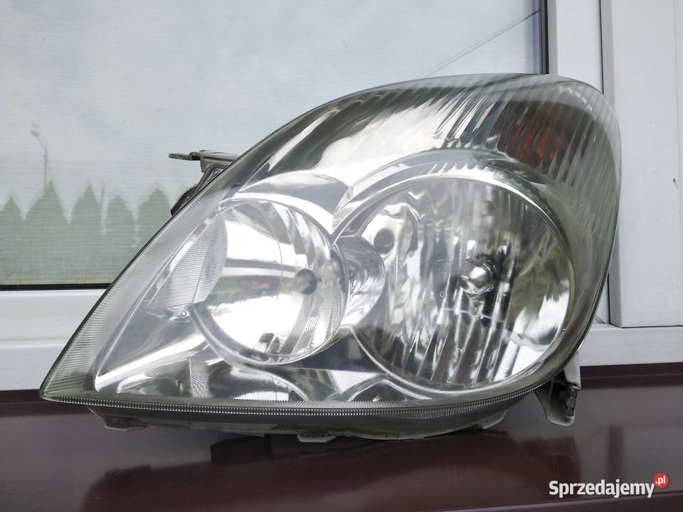 Toyota Corolla Verso I lampa przednia lewa łódzkie Sieradz