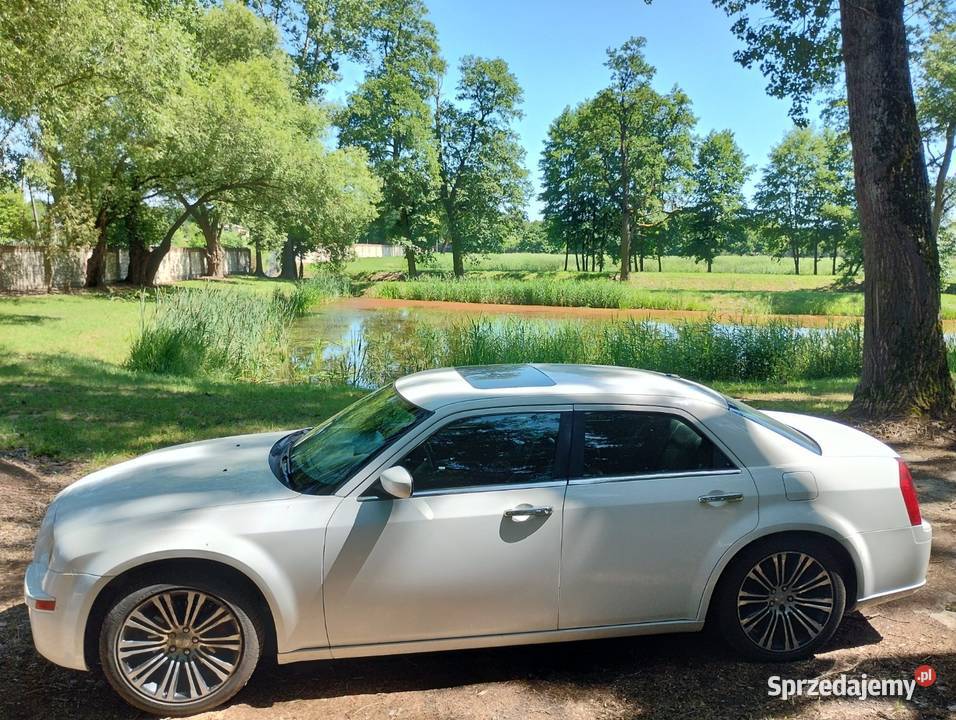 Chrysler 300S 57 HEMI 2010 364 biały