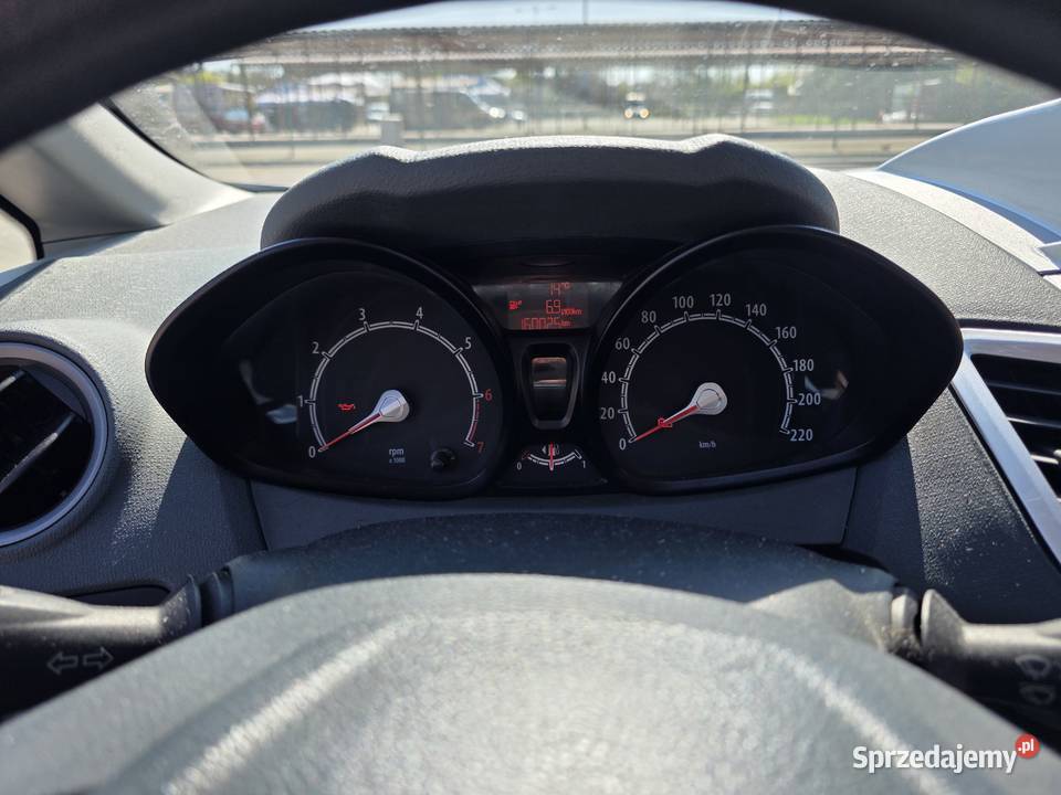 Ford Fiesta 2009 125 82