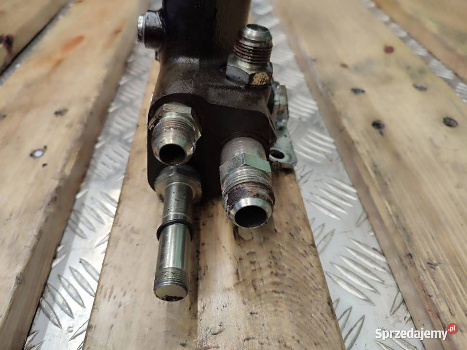 Rozdzielacz hydrauliczny 01702760 DEUTZ FAHR wielkopolskie
