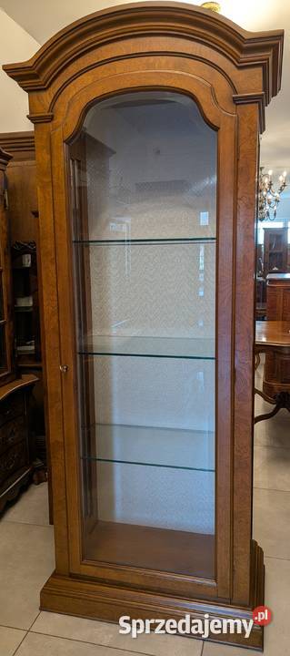 Włoska witrynaserwantka orzechsklep Dąbrowa Meble Dąbrowa Górnicza