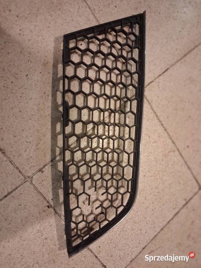 Alfa Romeo Mito Atrapa kratka w zderzaku prawa sprzedam