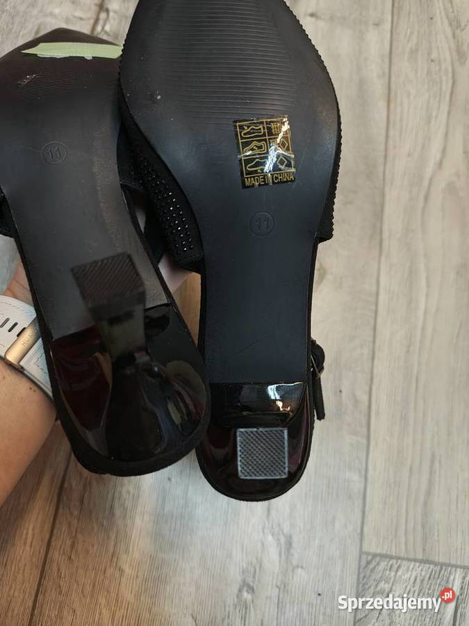 42 Czarne bogato zdobione czółenka wieczorowe z 27cm Czółenka