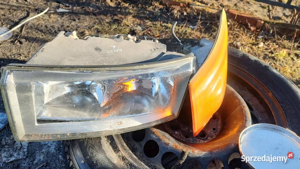 Reflektor lampa kierunkowskaz lewa prawa przód wielkopolskie Książ Wielkopolski