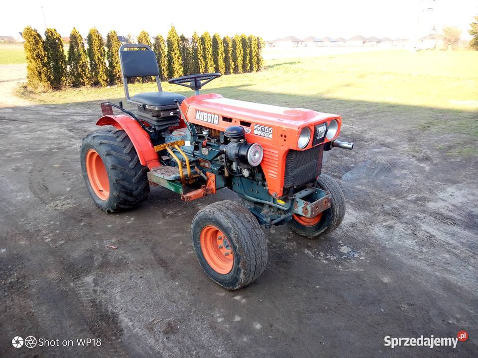 Minitraktorek Kubota B6100 HST