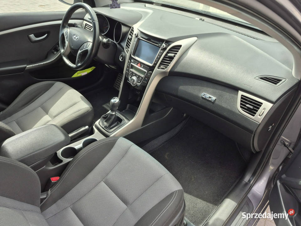 Hyundai i30 16 benzyna PANORAMA navi kamera led światła przeciwmgielne sprzedam