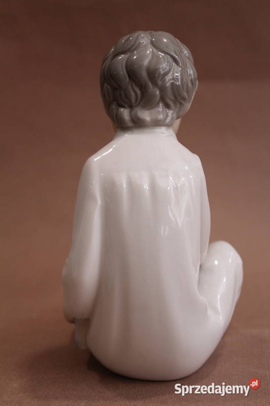 Figurka chłopiec ze świecą Zaphir