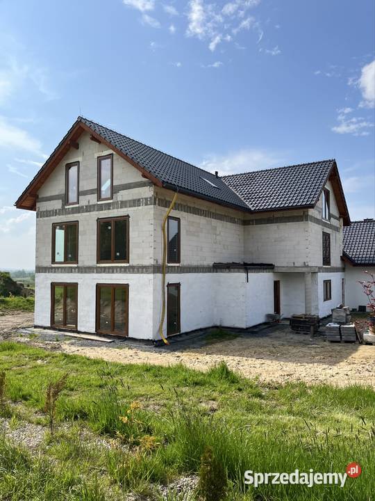 Duży dom z potencjałem na apartamenty mieszkalny Sprzedaż