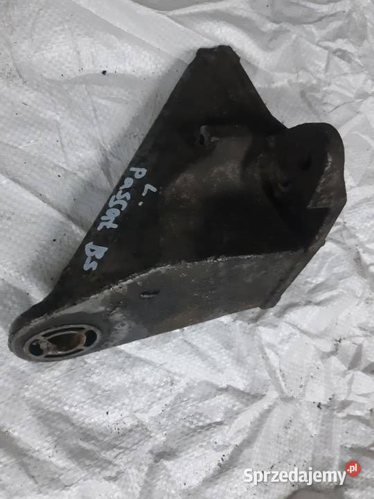 8D0399113AG Podpora łapa aluminiowa skrzyni Załęże