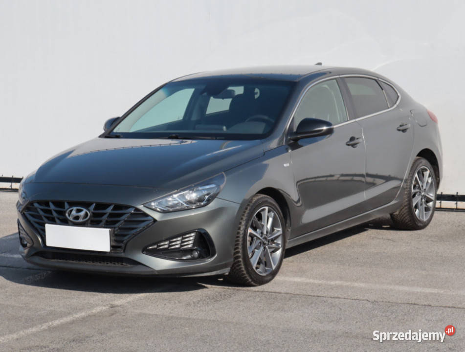 Hyundai i30 Fastback 15 TGDI MHEV czujnik parkowania