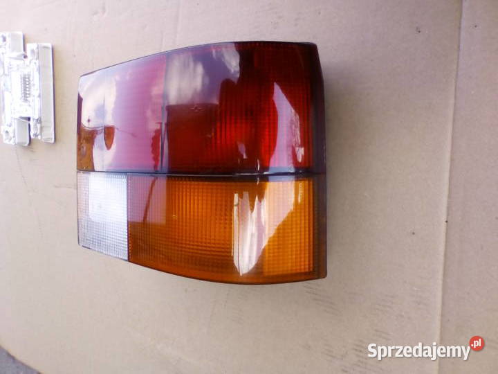 Renault 19 tylna prawa lampa 8892 lampy tylne Bukownica