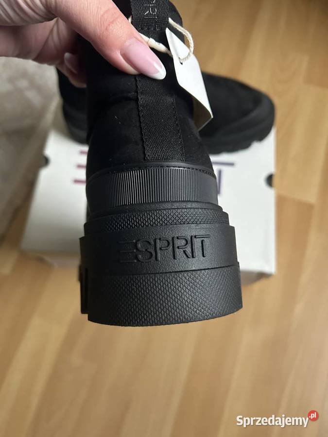 Czarne ocieplane śniegowce 40 Esprit mazowieckie Warszawa