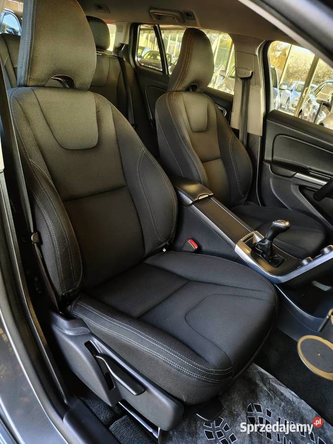 Volvo V60 20Diesel 2016r Stan Dwa kpl kół garażowany Zarszyn