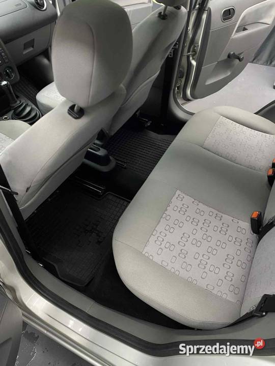 Ford Fiesta 14 TDCi 2003 130 000 68 Srebrny nieuszkodzony Olkusz
