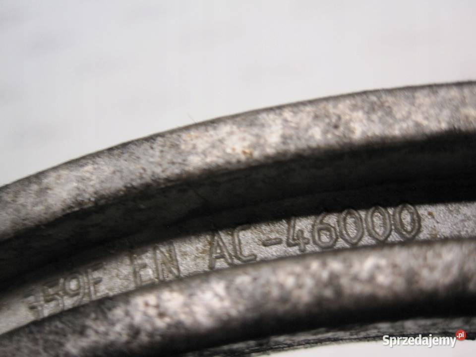 VW PASSAT 16 TDI 13R CAY 105 1K0199359F Zawieszenie silnika świętokrzyskie