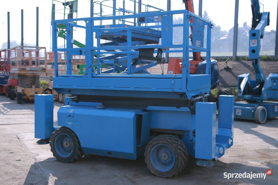 Podnośnik nożycowy GENIE GS 3268 RT 232 podest