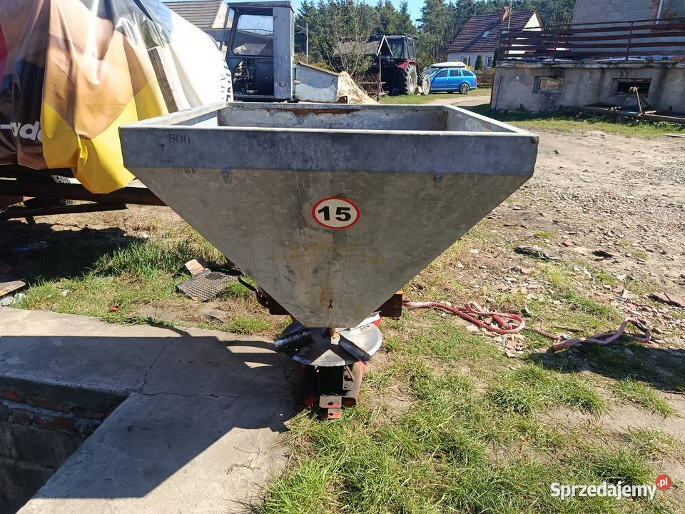 Rozsiewacz nawozów nieuszkodzony Rozsiewacze nawozów Rolnictwo