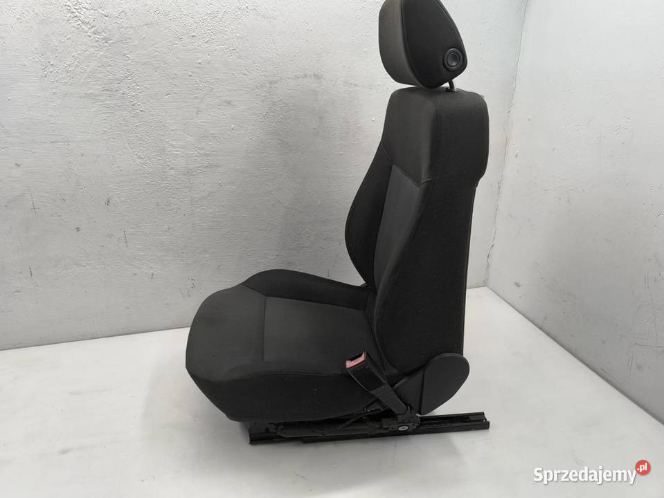 FOTEL PRAWY PRZÓD OPEL ASTRA H KOMBI