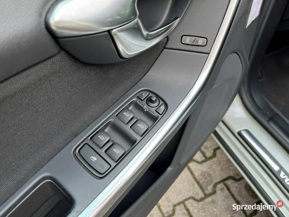 Volvo V60 T4 benzyna 180 Automat Podgrzewane mazowieckie Lipówki