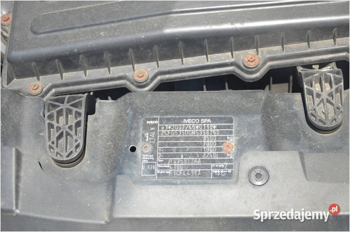 IVECO DAILY 35S18 2021 299800 ccm 180 sprzedam