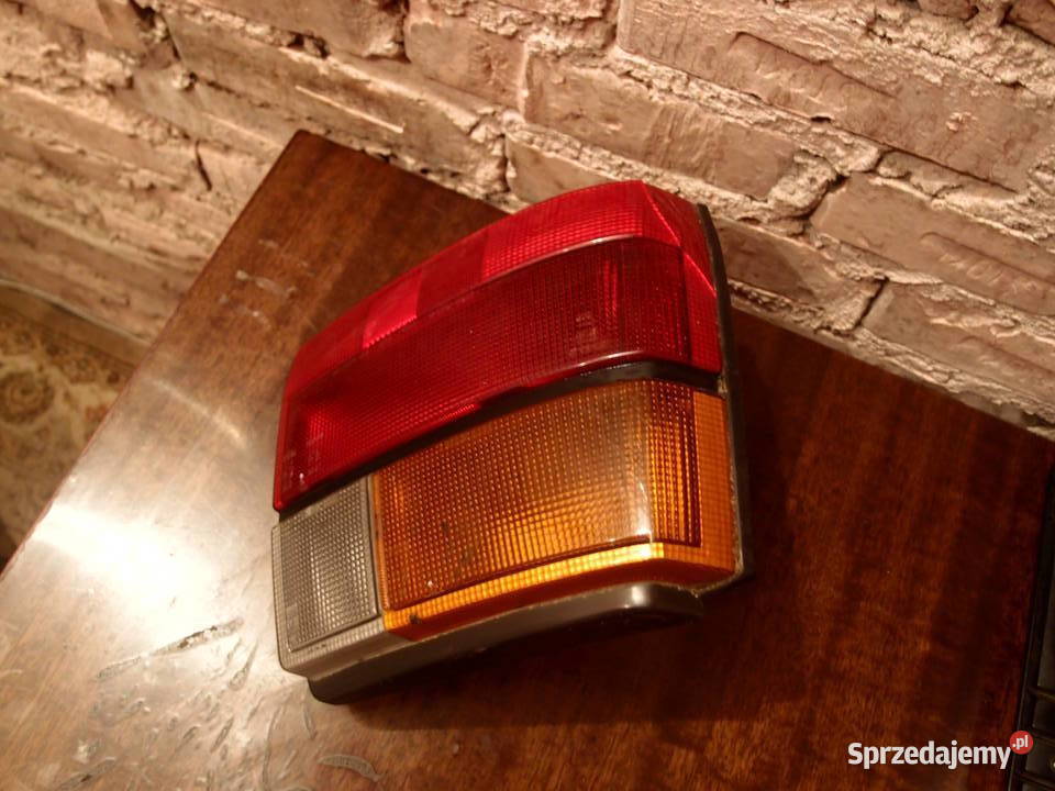 Lampa tylna lewa Nissan Micra K10 inne części do lampy tylne Oświetlenie łódzkie sprzedam
