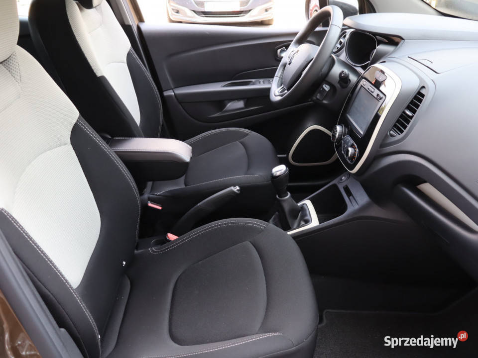 Renault Captur 09 TCe brązowy