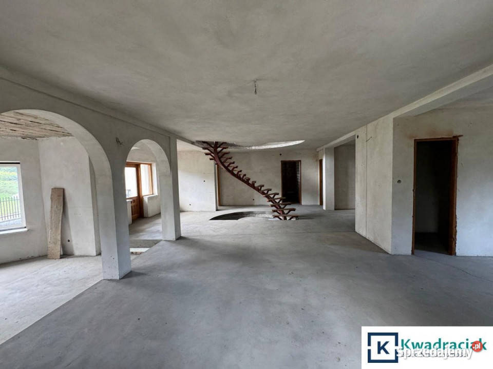 sprzedaży domu wolnostojącego 450m2 Kołaczyce