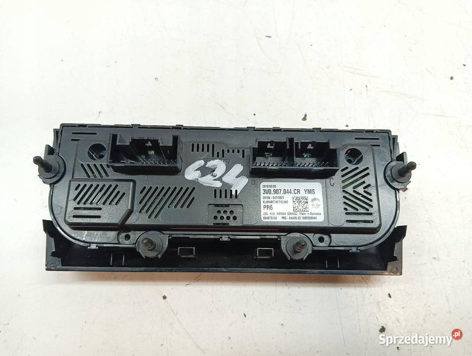 PANEL NAWIEWU 3V0907044CR VW Volkswagen Passat osobowe świętokrzyskie sprzedam