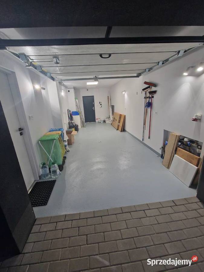 Nowoczesny dom z garażem w spokojnej okolicy 249m2 Elizówka