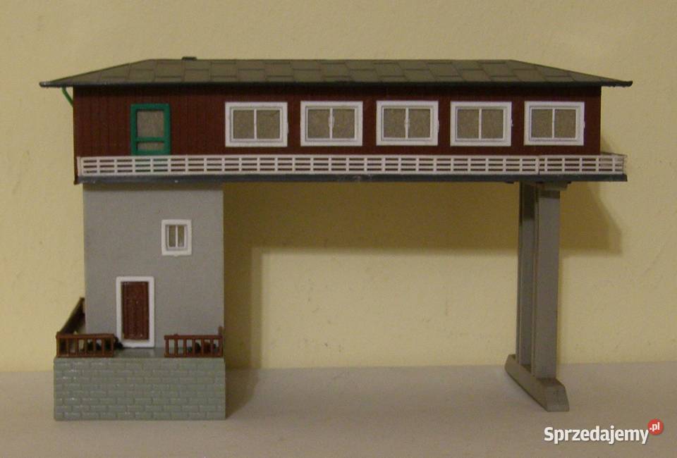Domek na makietę 7 kolejka nastawnia bramowa Łódź