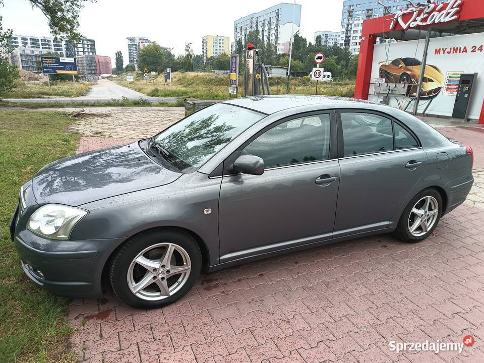 Sprzedam Super Zadbaną Toyotę Avensis 18 vvtigaz nieuszkodzony Avensis łódzkie Łódź