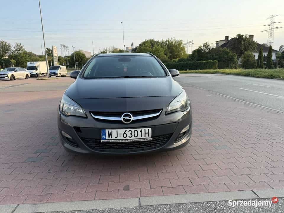 Opel Astra J 14 Kombi LPG Lovato użytkowany jako Rok produkcji 2015 Warszawa